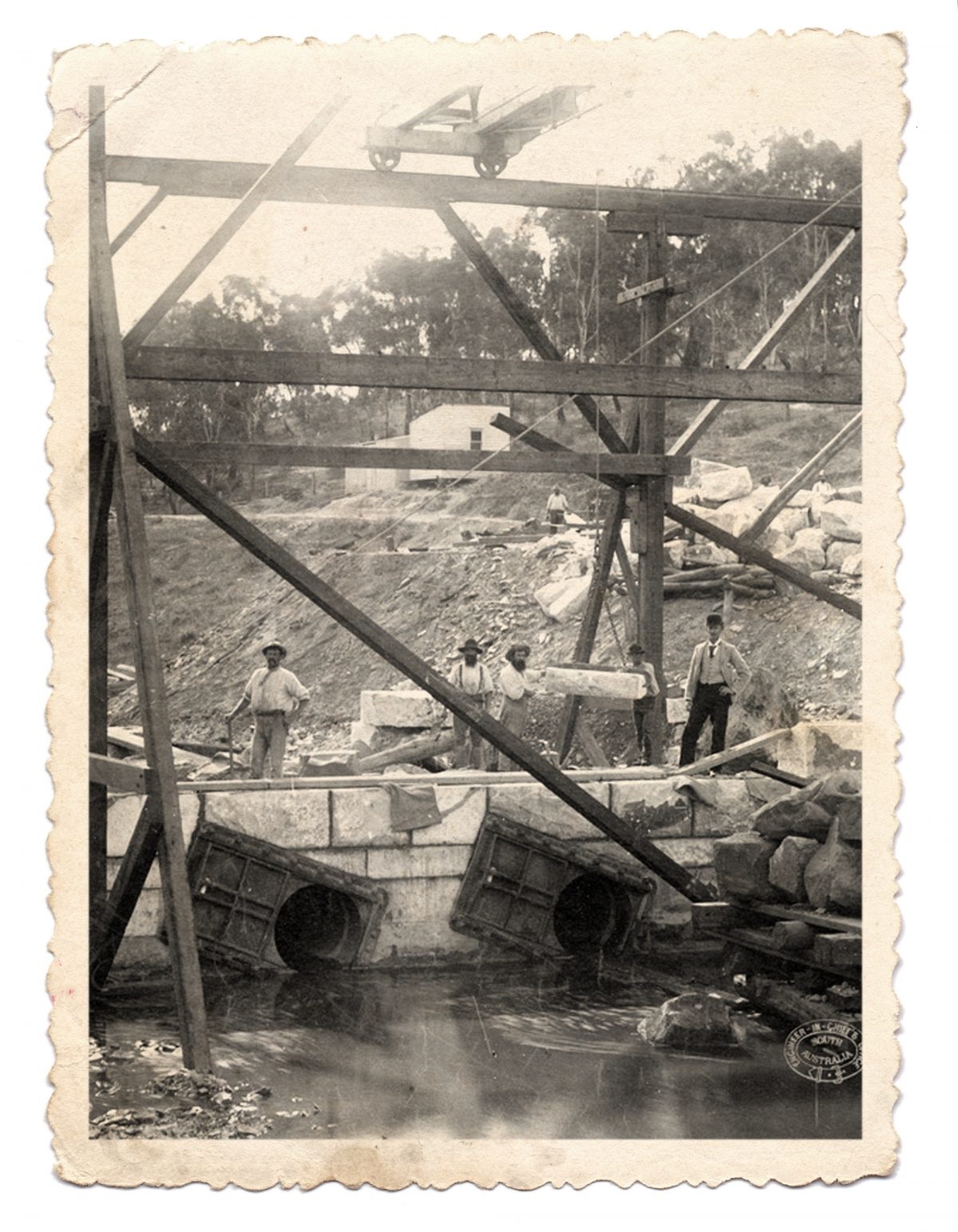 Construction of the Clarendon Weir