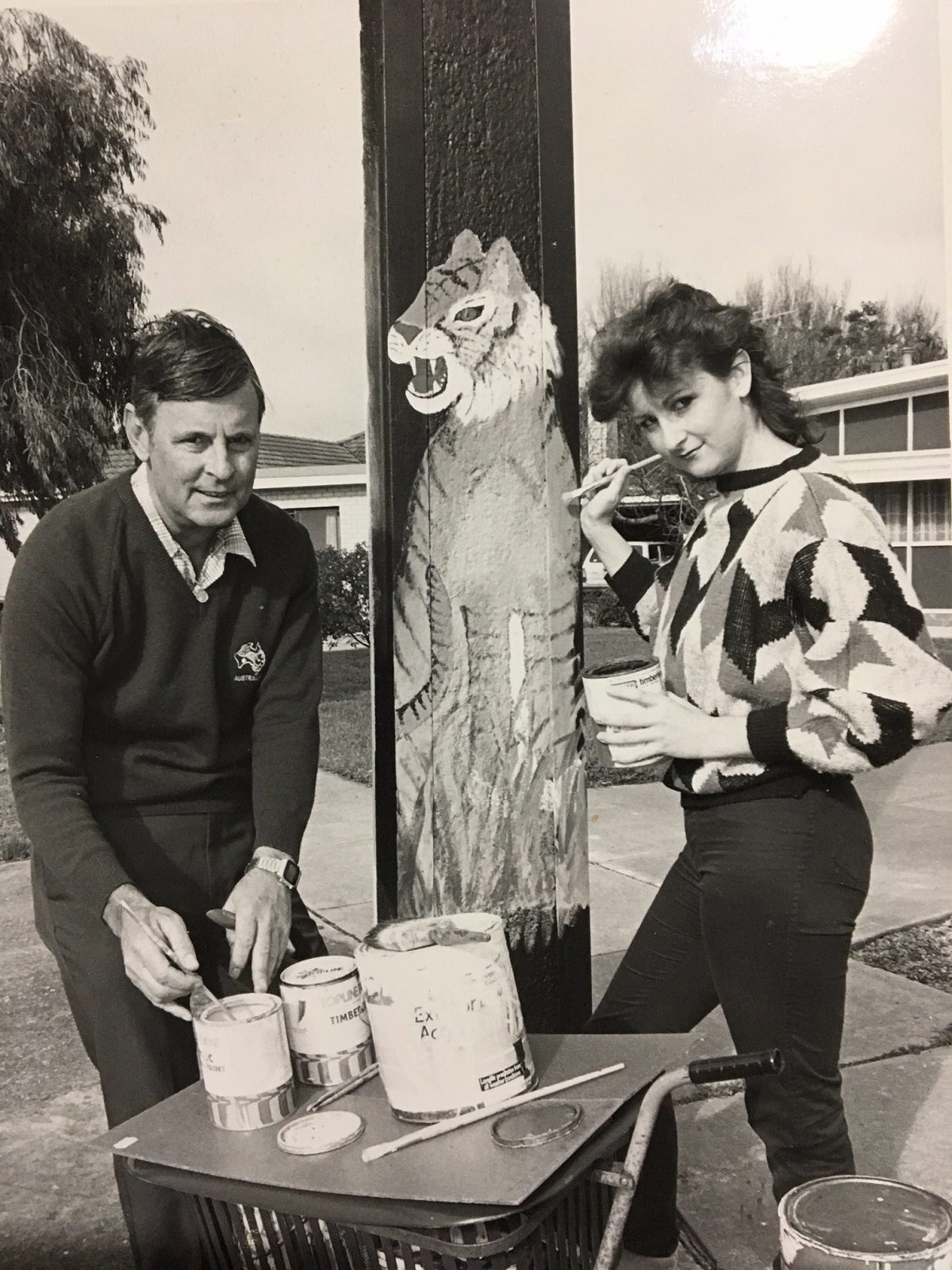 Allan and Leeza painting a stobie pole alongside the reserve in 1986. 