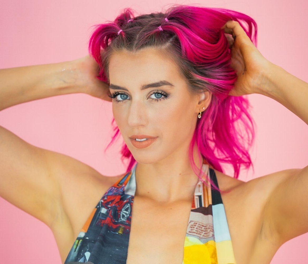 Jenna with the Pink.