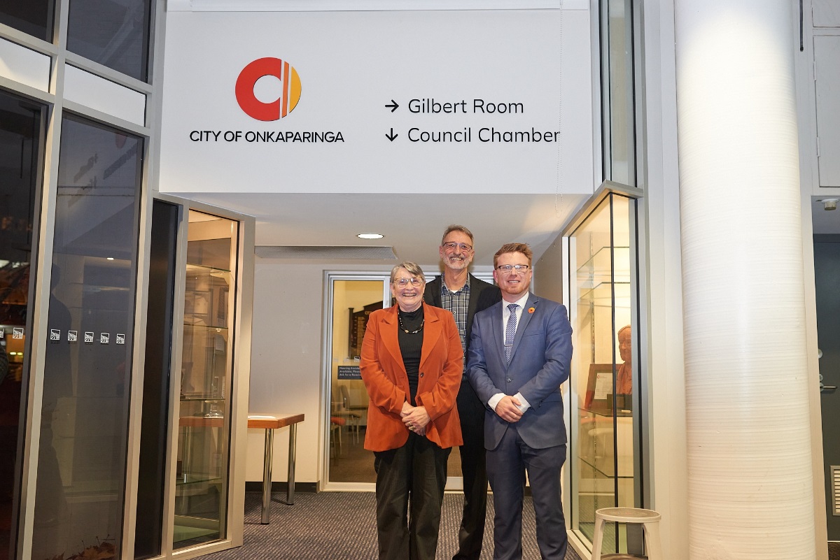 ONKAPARINGA RAY GILBERT 5528 LEE KNOWLES PHOTOGRAPHER LO RES.jpg