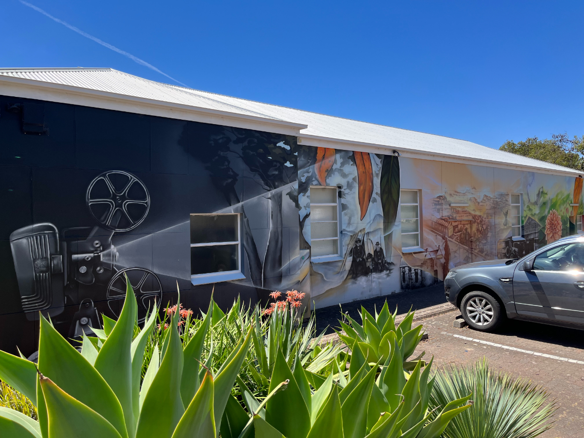 A mural on the side of the Reynella Neighbourhood Centre.