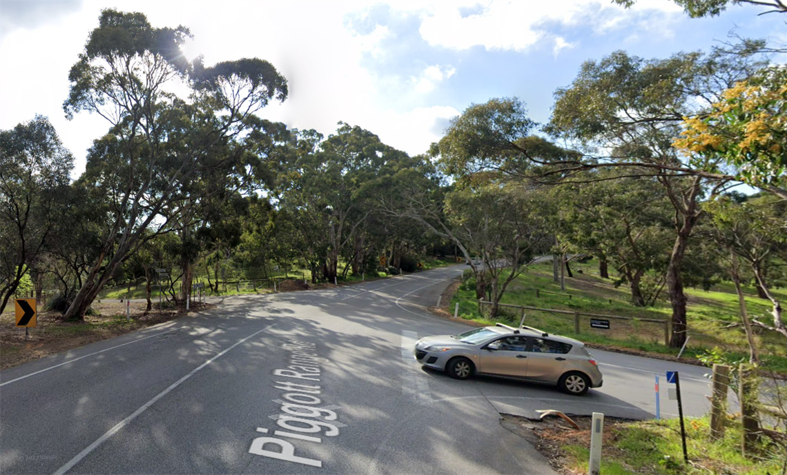 A Google Street View perspective of the Piggott Range and Easton Road intersection.