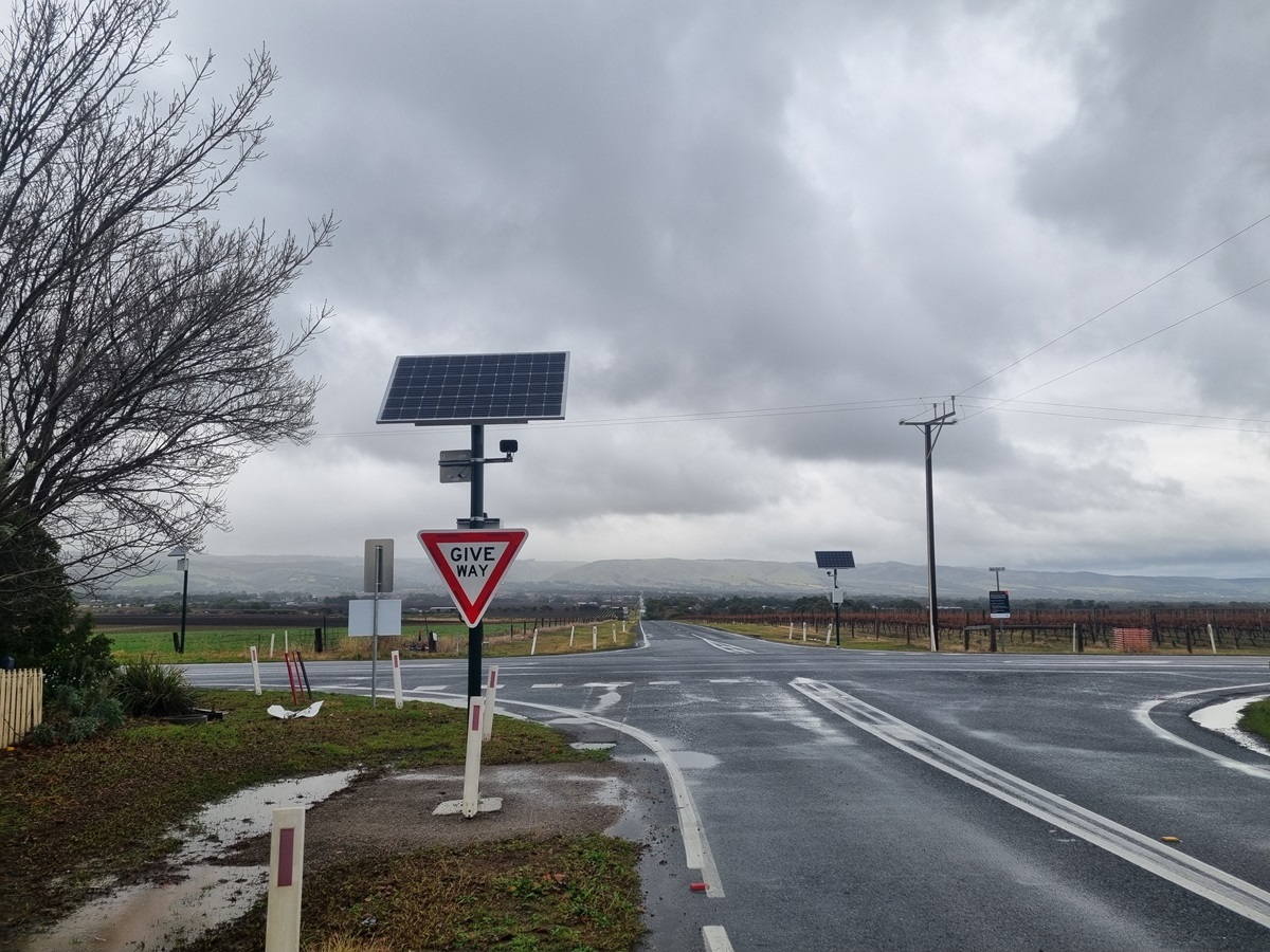 An intersection in McLaren Vale with a high-tech give way sign alerting drivers to the intersection.