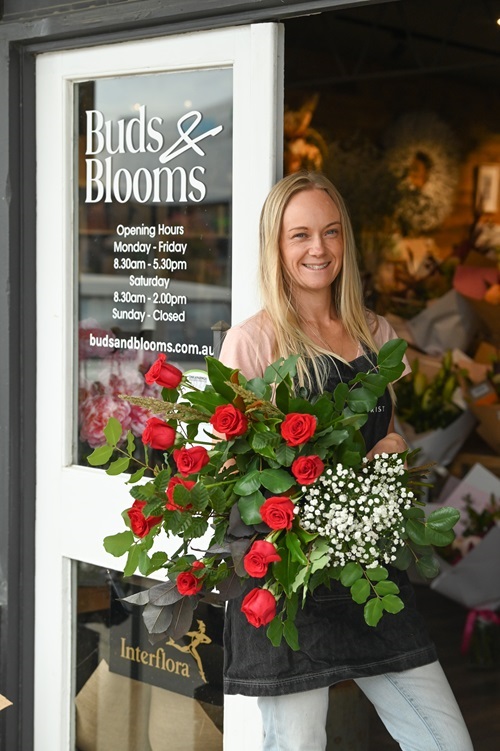 Renae Ledgard of Buds & Blooms portrait_web.jpg