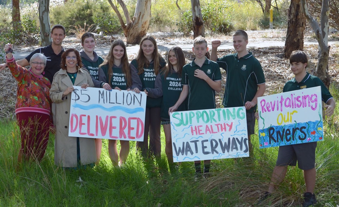 Reynella East school students with federal minister Amanda Rishworth and City of Onkaparinga Mayor Moira Were celebrate the funding announcement