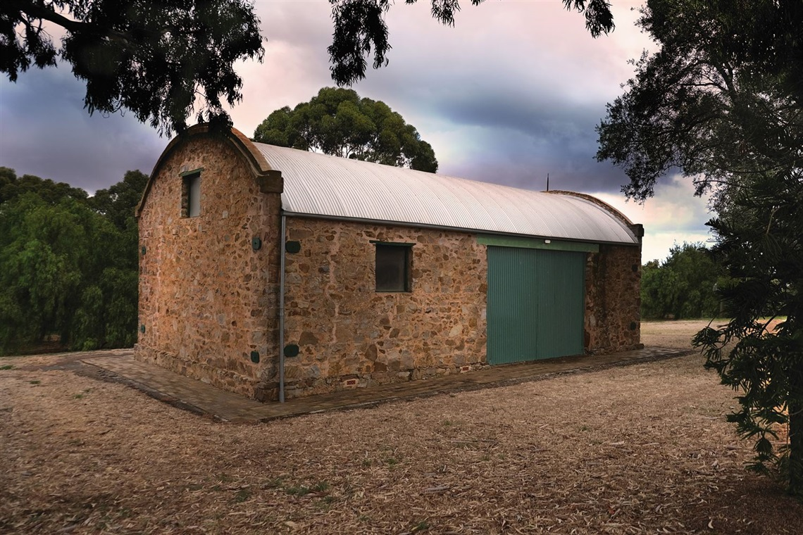 Easons barn