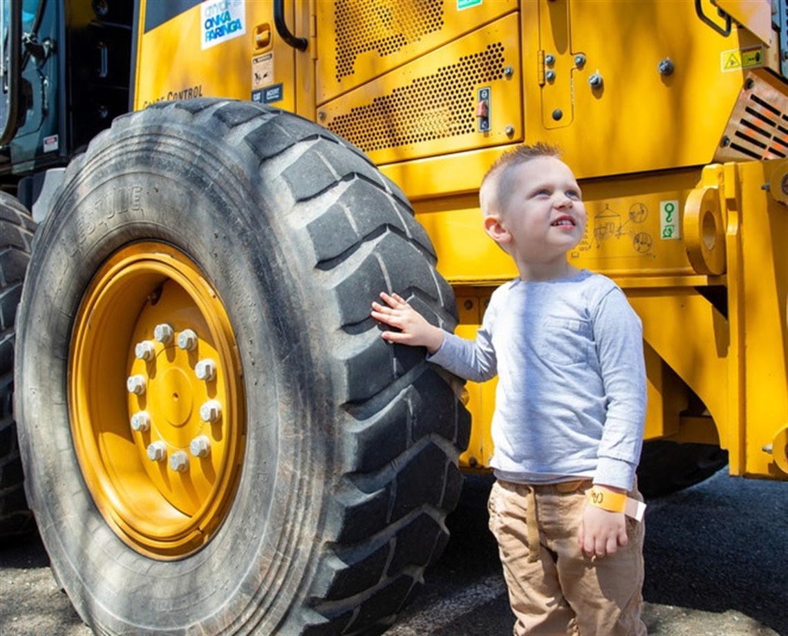 Trucks on tour - boy yellow truck