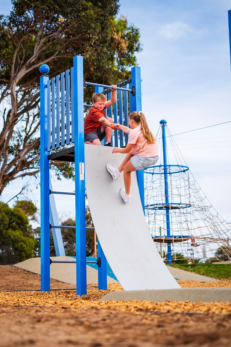 Oliver and Peyton at Karingal Reserve